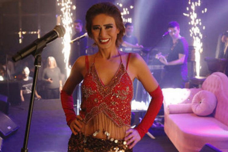 Yıldız Tilbe d&uuml;ete kapılarını kapattı