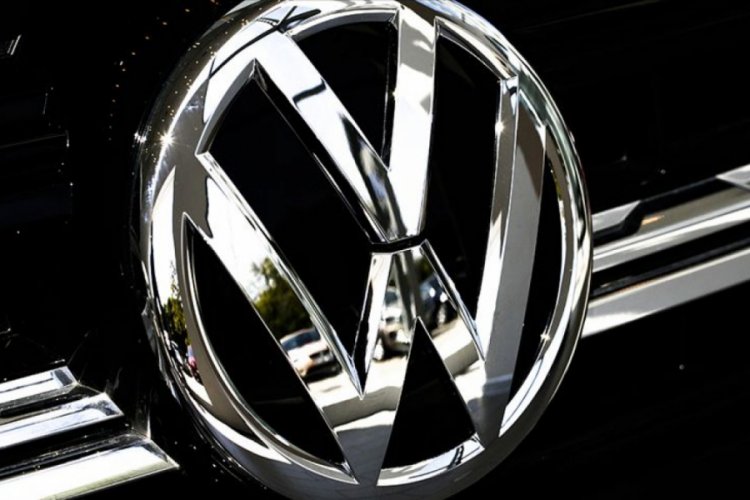 Volkswagen 'egzoz manip&uuml;lasyonu'nda t&uuml;keticilere kulak verdi