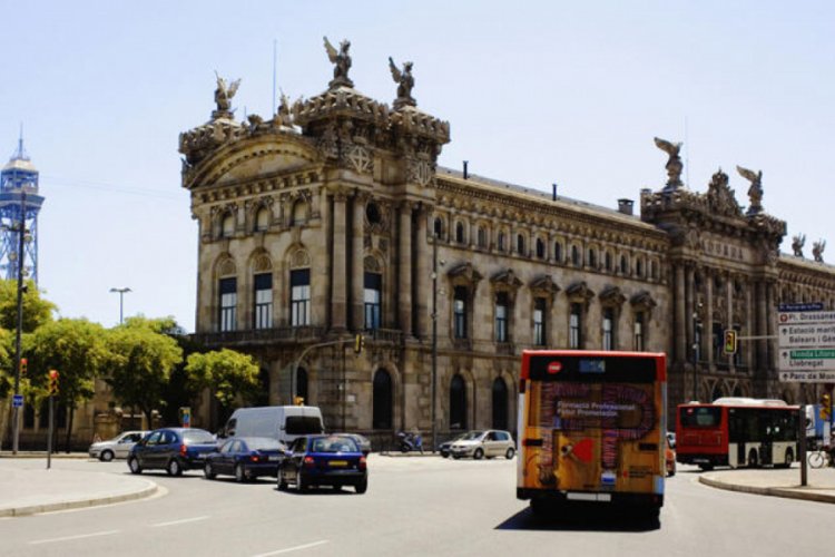Eski ara&ccedil;lar Madrid ve Barselona'ya giremeyecek