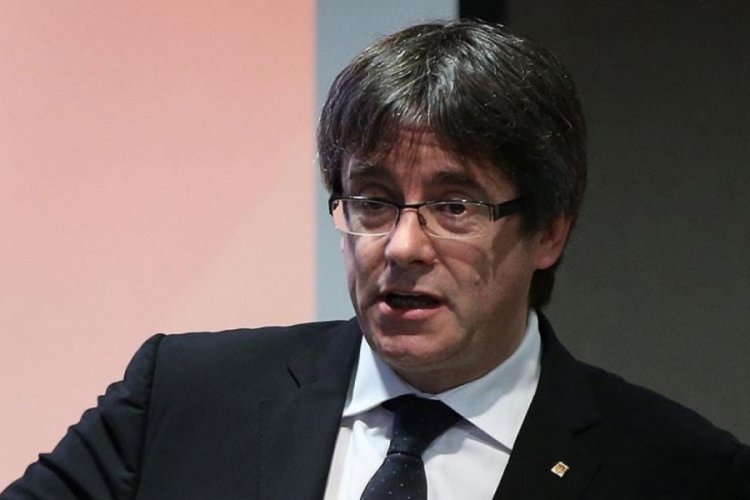 Bel&ccedil;ika mahkemesi Puigdemont'un tutuklanması kararını askıya aldı