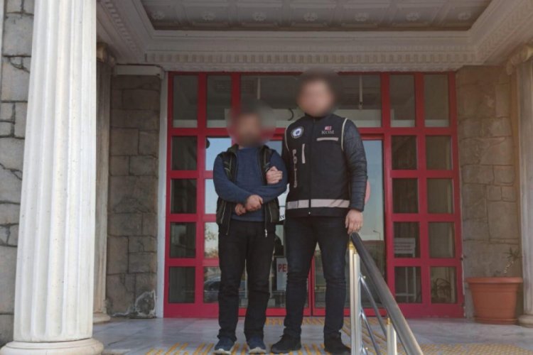 G&ouml;&ccedil;men ka&ccedil;ak&ccedil;ısı polisten ka&ccedil;amadı