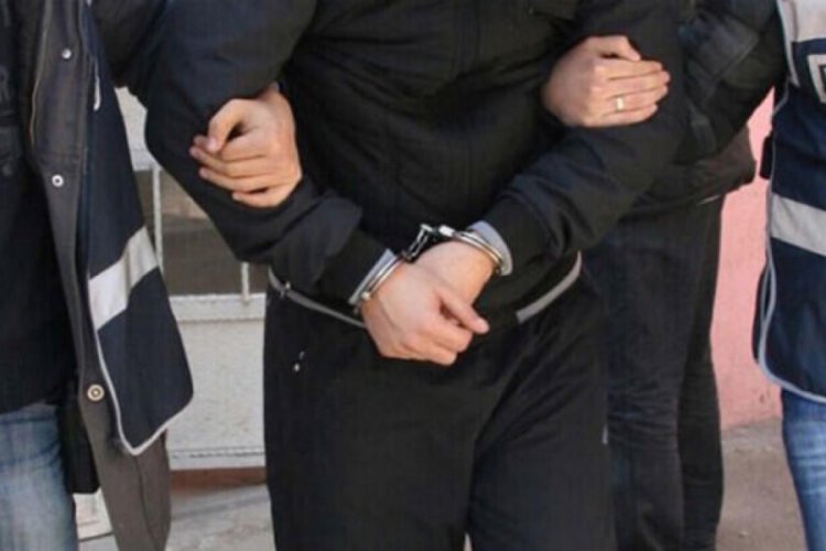 4 d&uuml;zensiz g&ouml;&ccedil;men yakalandı, 2 organizat&ouml;r tutuklandı