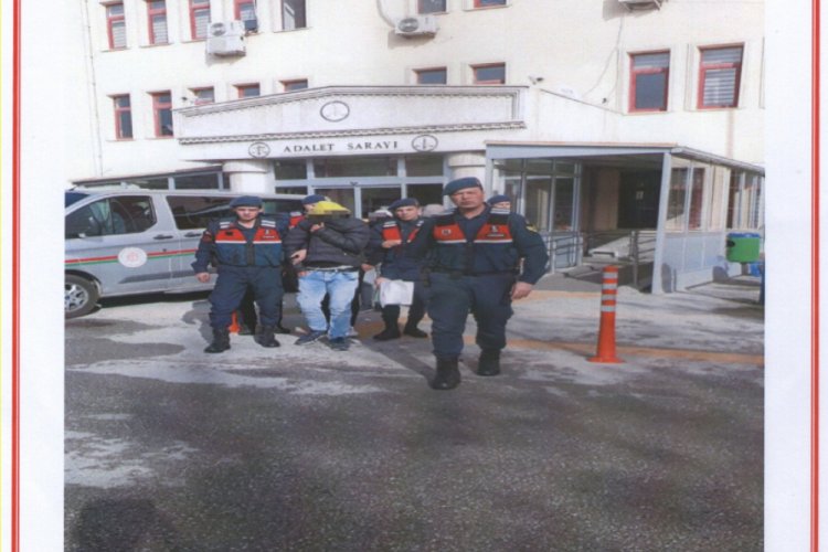 Hırsızın montundan &ccedil;ıkanlar şok etti