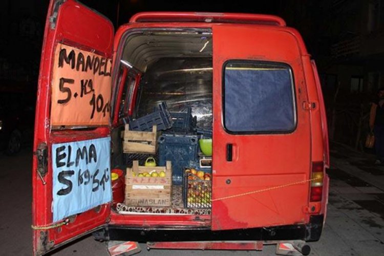 Minib&uuml;s&uuml;n kapısını a&ccedil;ınca cansız bedenini buldular!