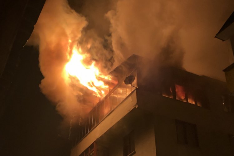 Artvin'de &ccedil;atı katı 3 saat arayla iki kez yandı
