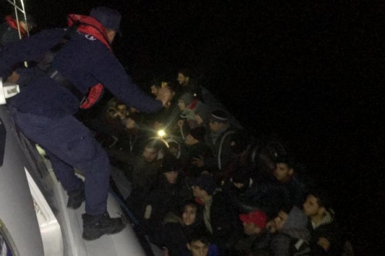 51 d&uuml;zensiz g&ouml;&ccedil;men yakalandı