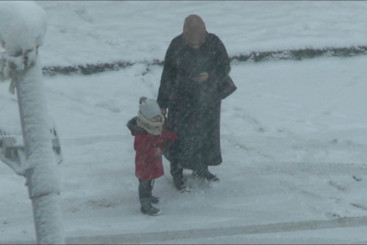 Kar, Muş'ta 80 k&ouml;y yolunu ulaşıma kapadı