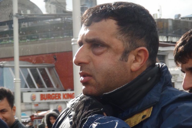 Ortalığı birbirine katan turisti vatandaşlar d&ouml;vd&uuml;