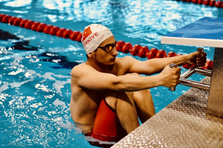 Uğurcan &Ouml;zer: 8 yaşında rehabilitasyon ama&ccedil;lı y&uuml;zme sporuna başladım