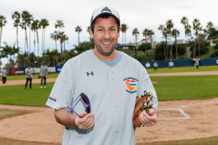 Oyuncu Adam Sandler de hacker kurbanı
