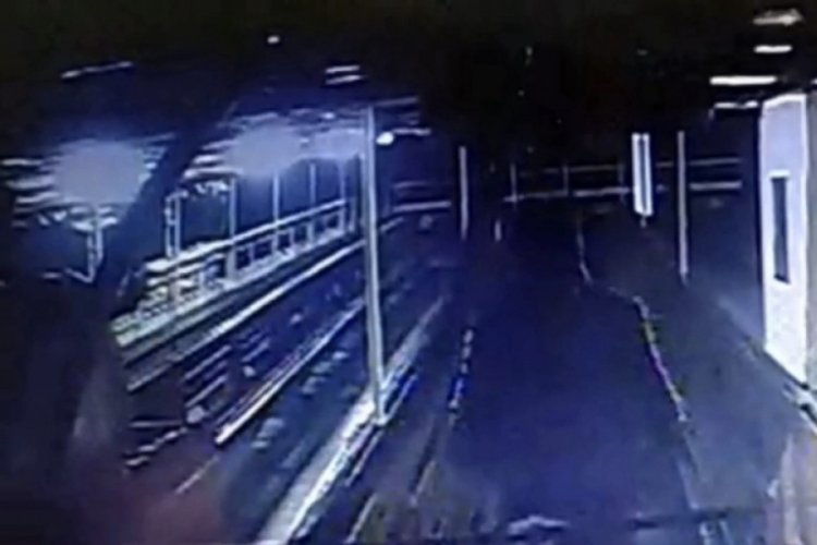 Vapura binen 45 yaşındaki adam seyir halindeyken denize atladı
