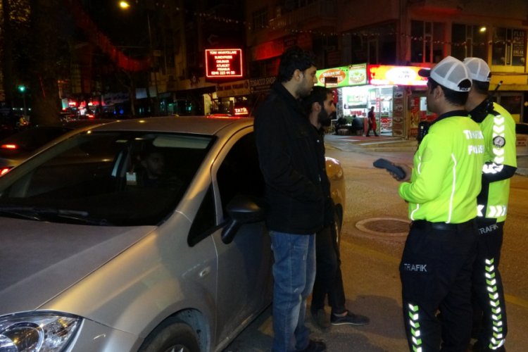 Bir gecede 56 alkoll&uuml; s&uuml;r&uuml;c&uuml; yakalandı
