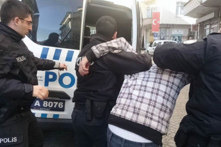 Bı&ccedil;akla banka soymaya &ccedil;alışan zanlı yakalandı