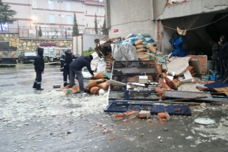 İkitelli'de iş yerinde patlama:  2 kişi yaralı