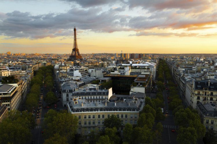 Fransızlar Paris'i terk ediyor