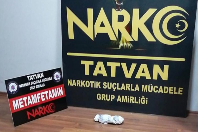 Tatvan'da yol kontrol&uuml;nde uyuşturucu ele ge&ccedil;irildi