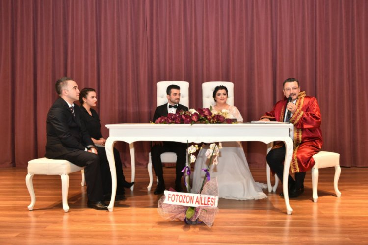 Bir yılda 2 bin 119 &ccedil;iftin nikahı kıyıldı