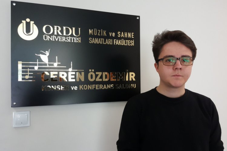 Ceren &Ouml;zdemir'in adı, fak&uuml;ltesinin konferans salonuna verildi