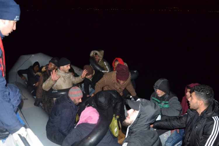 51'i &ccedil;ocuk 116 d&uuml;zensiz g&ouml;&ccedil;men yakalandı