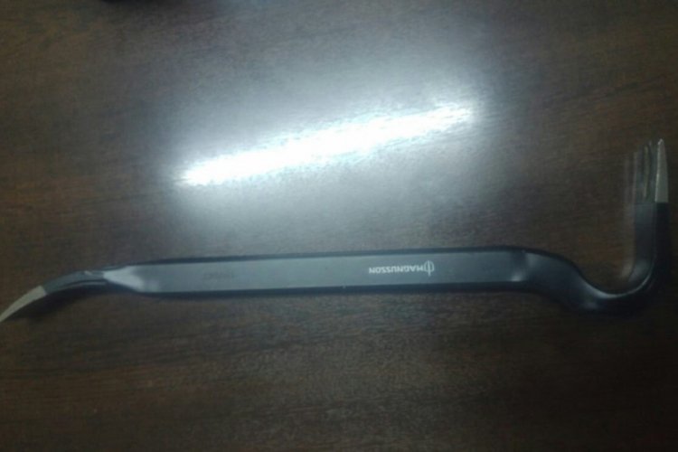Levyeli telefon hırsızı bek&ccedil;iden ka&ccedil;amadı
