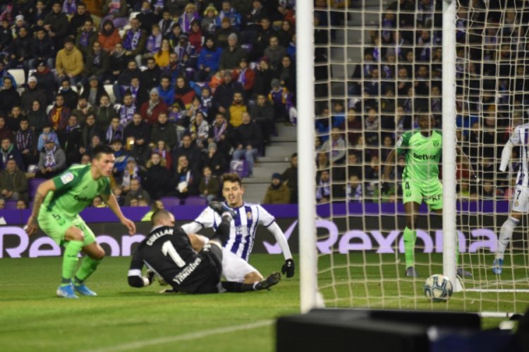 Enes &Uuml;nal'ın 2 gol&uuml;, 1 puanı getirdi