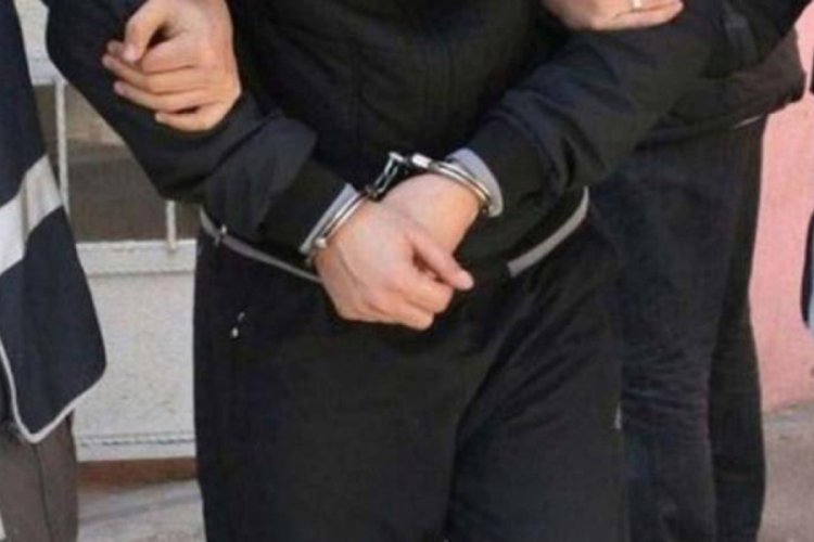 Ev sahibinin evine girdi, 40 bin TL'lik altın &ccedil;aldı