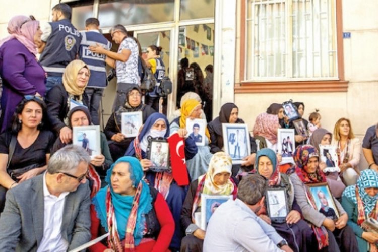 HDP &ouml;n&uuml;ndeki evlat n&ouml;beti 124'nc&uuml; g&uuml;n&uuml;nde