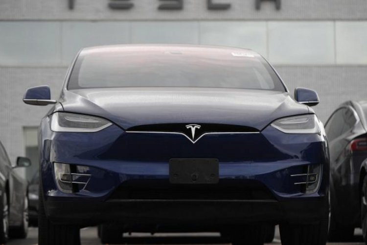 Tesla, yarım milyon elektrikli ara&ccedil; &uuml;retecek