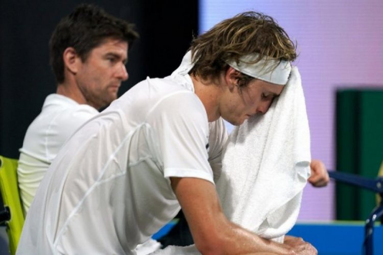 Alexander Zverev sinir krizi ge&ccedil;irdi