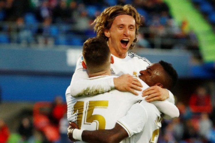 Real Madrid, deplasmandan galibiyetle ayrıldı