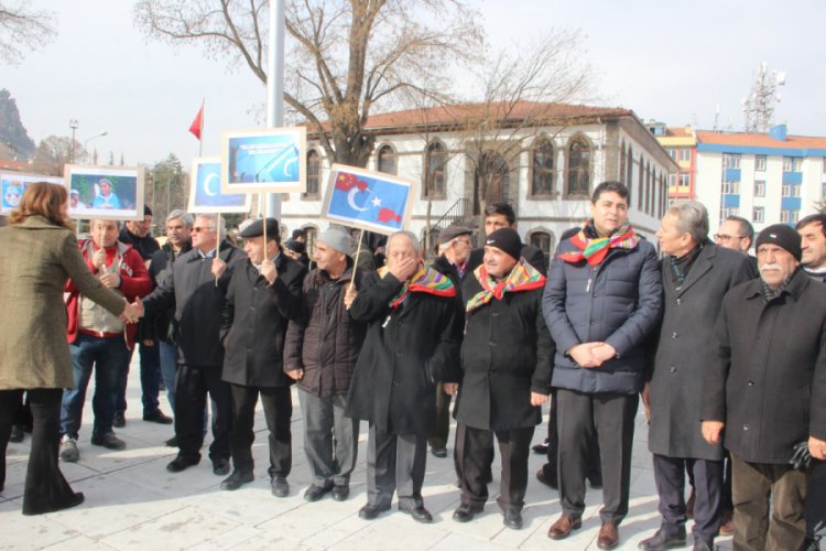 Doğu T&uuml;rkistan i&ccedil;in "Tek Y&uuml;rek" mitingi