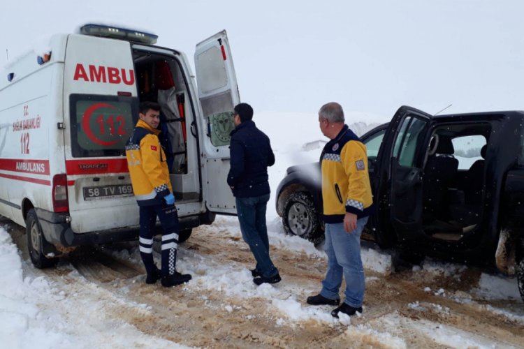 Yolu kapalı k&ouml;ydeki kanser hastası i&ccedil;in seferber oldular