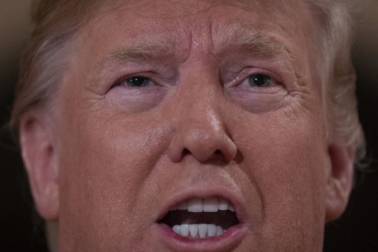 Trump'ı Hitler'e benzetti: 'Takım elbiseli ter&ouml;rist'