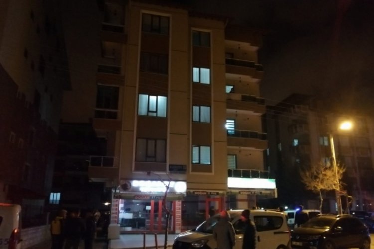 Kendini piknik t&uuml;p&uuml;yle odaya kapatarak &ouml;lmek istedi