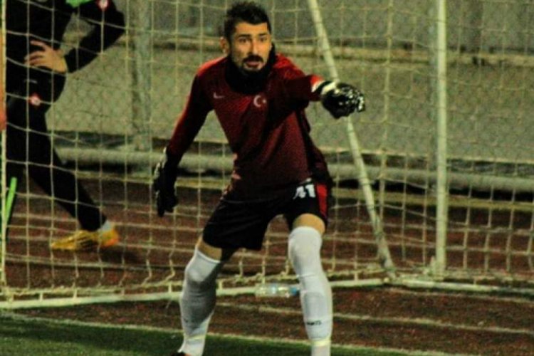 Taraftarların d&ouml;vd&uuml;ğ&uuml; kaleci tedavi altında