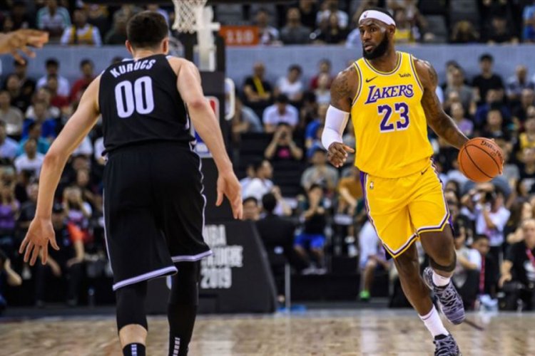 Lakers, LeBron James'in 'triple-double' yaptığı ma&ccedil;ta Pistons'ı yendi