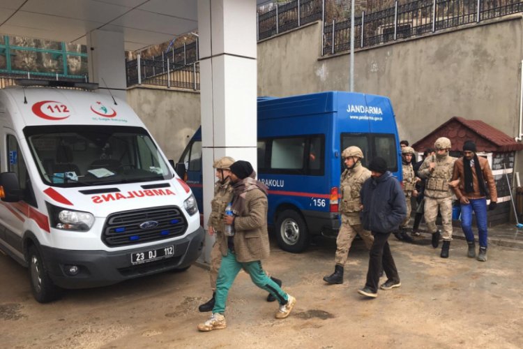 Minib&uuml;ste 31 ka&ccedil;ak g&ouml;&ccedil;men yakalandı