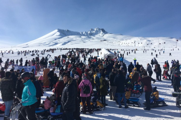 Erciyes, hafta sonu 70 bin tatilci ağırladı