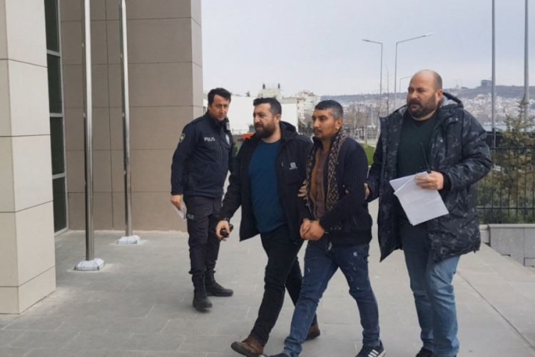 G&uuml;r&uuml;lt&uuml; nedeniyle bı&ccedil;aklı kavga &ccedil;ıktı