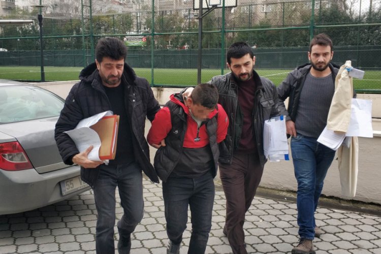 Kendisine m&uuml;dahale eden bek&ccedil;ilere saldırdı