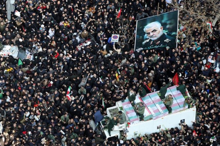 İran'ın başkenti Tahran'da S&uuml;leymani i&ccedil;in cenaze t&ouml;reni d&uuml;zenlendi