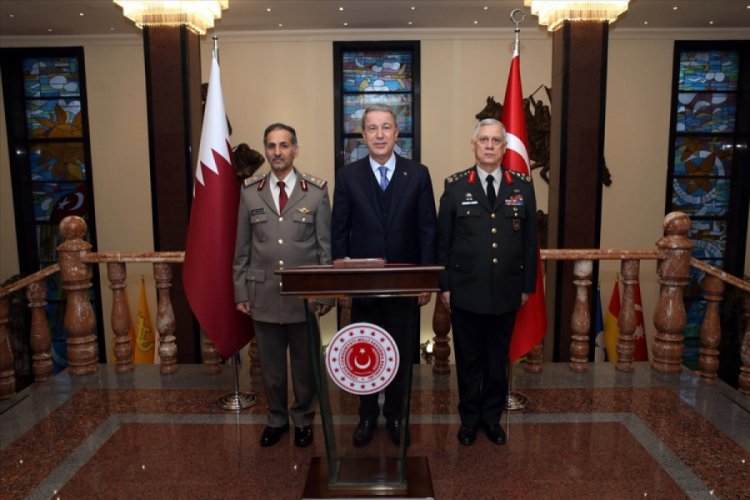Bakan Akar, Katar Kara Kuvvetleri Komutanı Al-Khayarın'i kabul etti