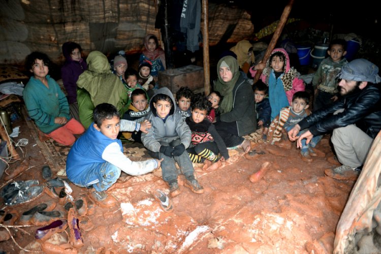 İdlib'ten g&ouml;&ccedil; edenlerin sayısı 367 bine ulaştı