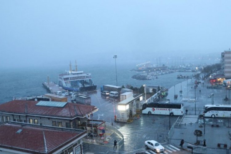 &Ccedil;anakkale Boğazı transit gemi ge&ccedil;işlerine kapatıldı