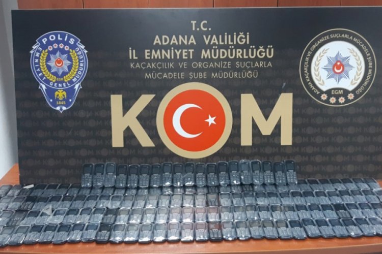 Ka&ccedil;ak cep telefonu sevkiyatına polis engeli
