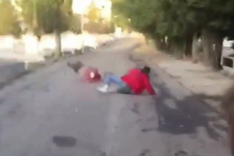 Motosikletli magandalar baltayı taşa vurdu
