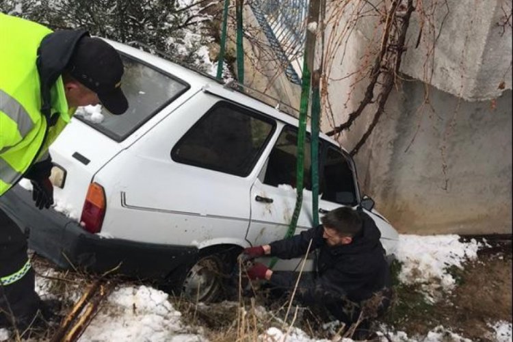 Otomobil eve &ccedil;arparak durabildi