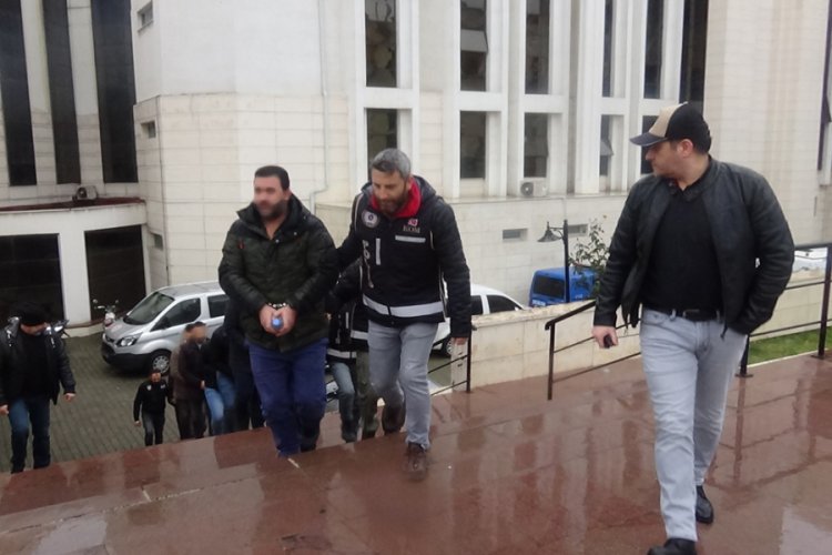 Su&ccedil; &ouml;rg&uuml;t&uuml; kurduğu iddia edilen 12 ş&uuml;pheli salıverildi