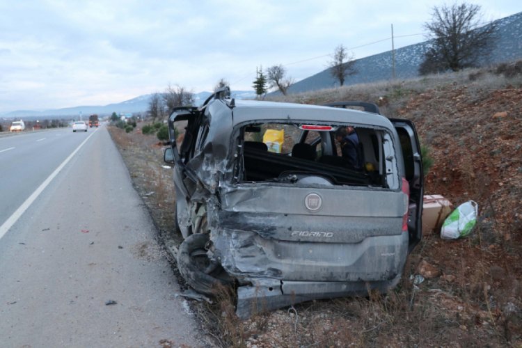 Trafik kazasında 1 &ouml;l&uuml;, 3 yaralı