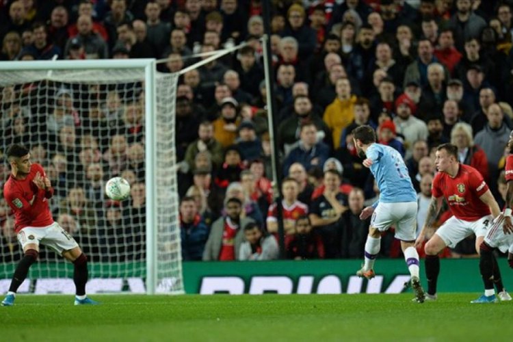 Manchester derbisini kazanan Maviler kupada avantaj sağladı